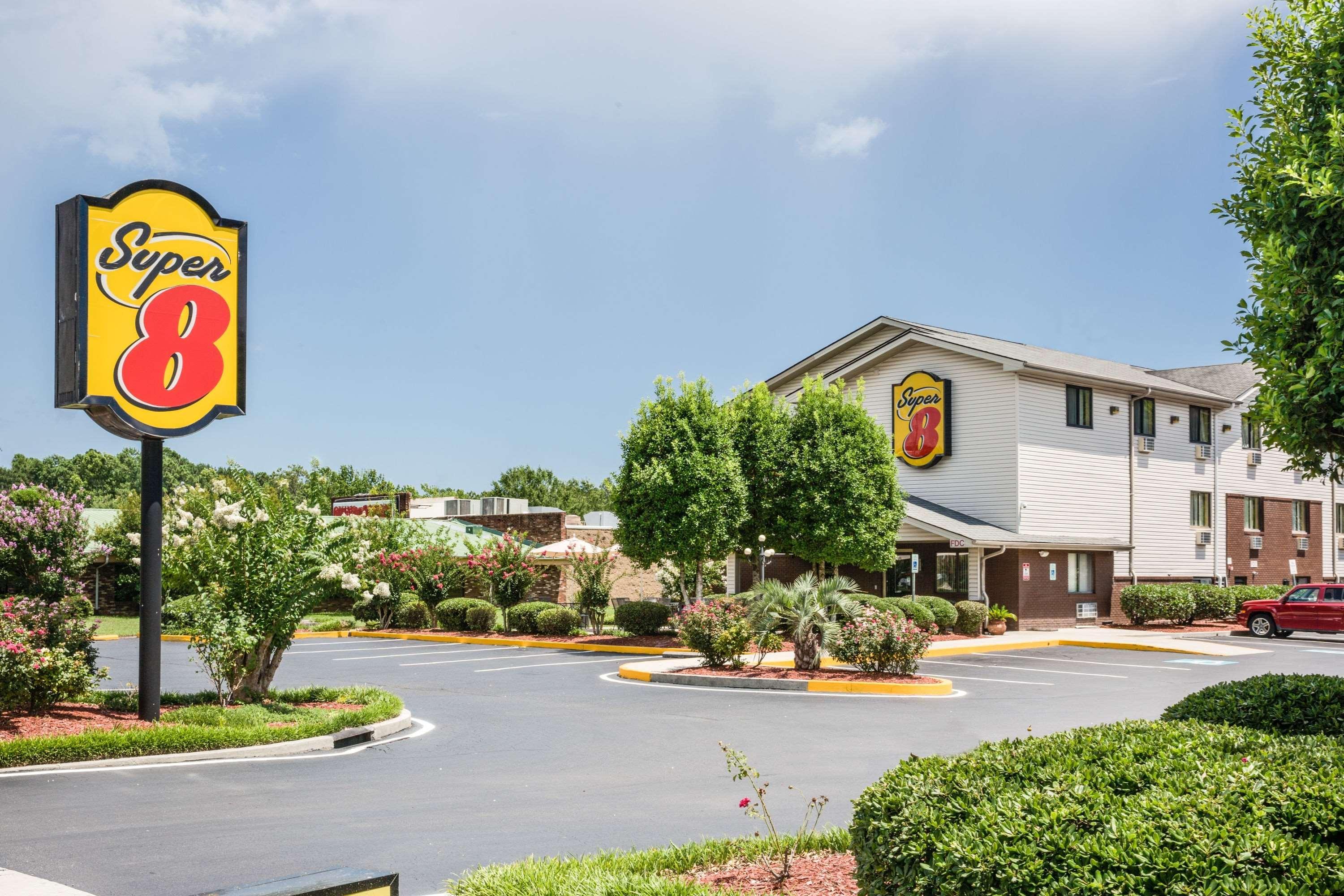 Coastal Inn & Suites Wilmington Exterior photo